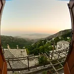 Spacious House With Sea View In *