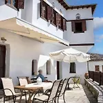 Spacious House With Sea View In * Βόλος