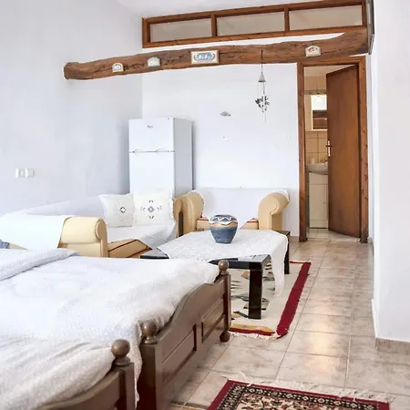 Spacious House With Sea View In Волос