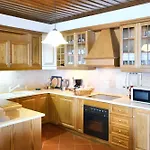 Spacious House With Sea View In 度假居 *