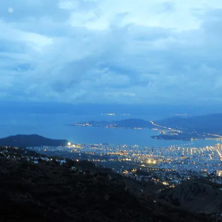 Spacious House With Sea View In Casa vacanze *