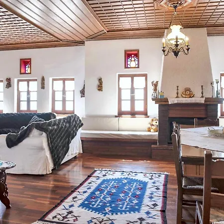 Spacious House With Sea View In *