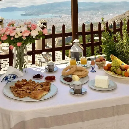 Spacious House With Sea View In