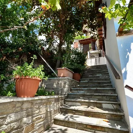 Spacious House With Sea View In *