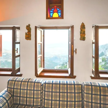 Spacious House With Sea View In