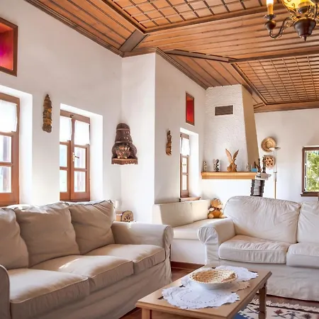 Spacious House With Sea View In * וולוס