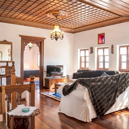 Spacious House With Sea View In Hébergement de vacances