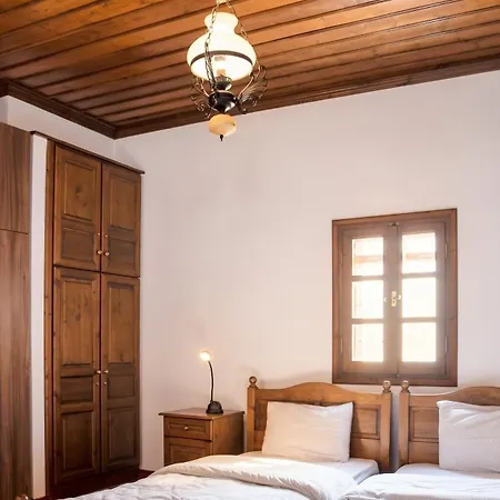 Spacious House With Sea View In בית נופש