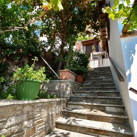 Spacious House With Sea View In * Vólos