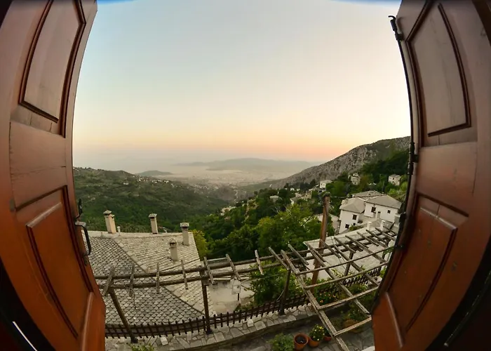 Spacious House With Sea View In *