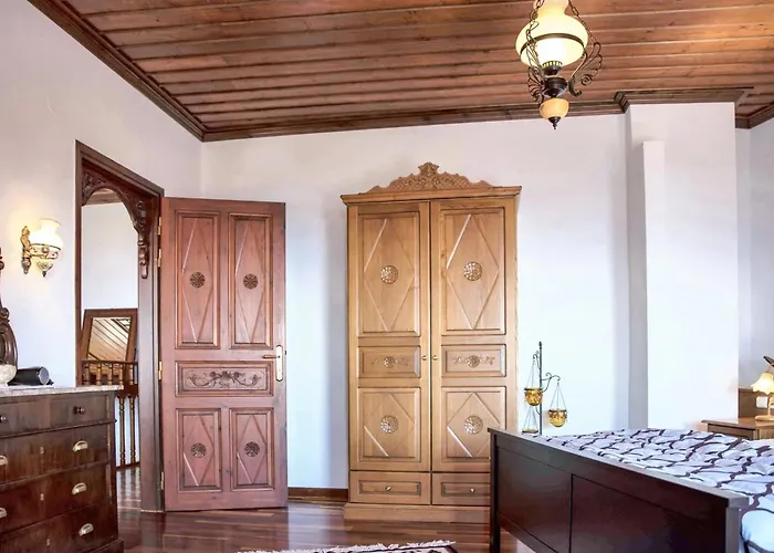 Spacious House With Sea View In *