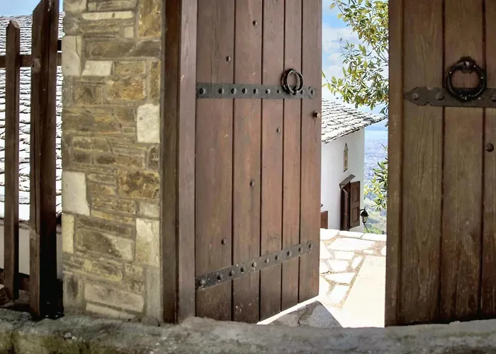 Spacious House With Sea View In 볼로스