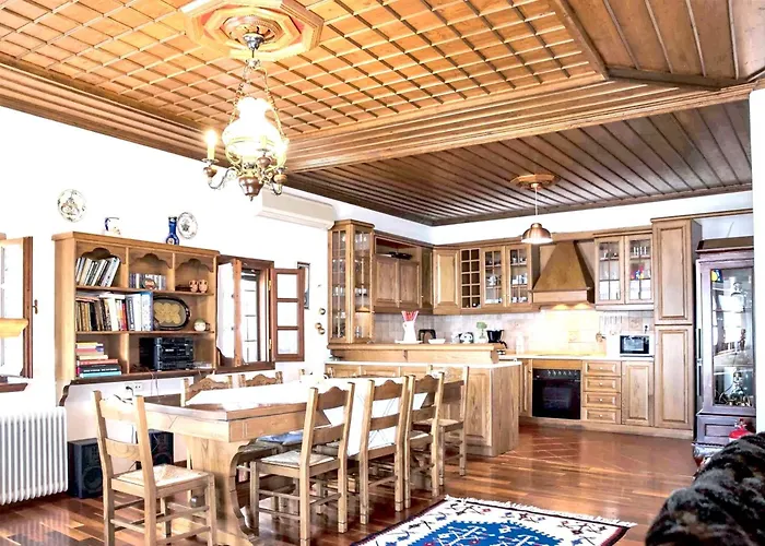 Spacious House With Sea View In 펜션